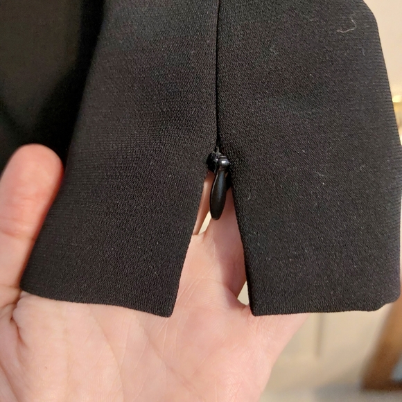 Black sleeveless top‎ - Picture 2 of 5